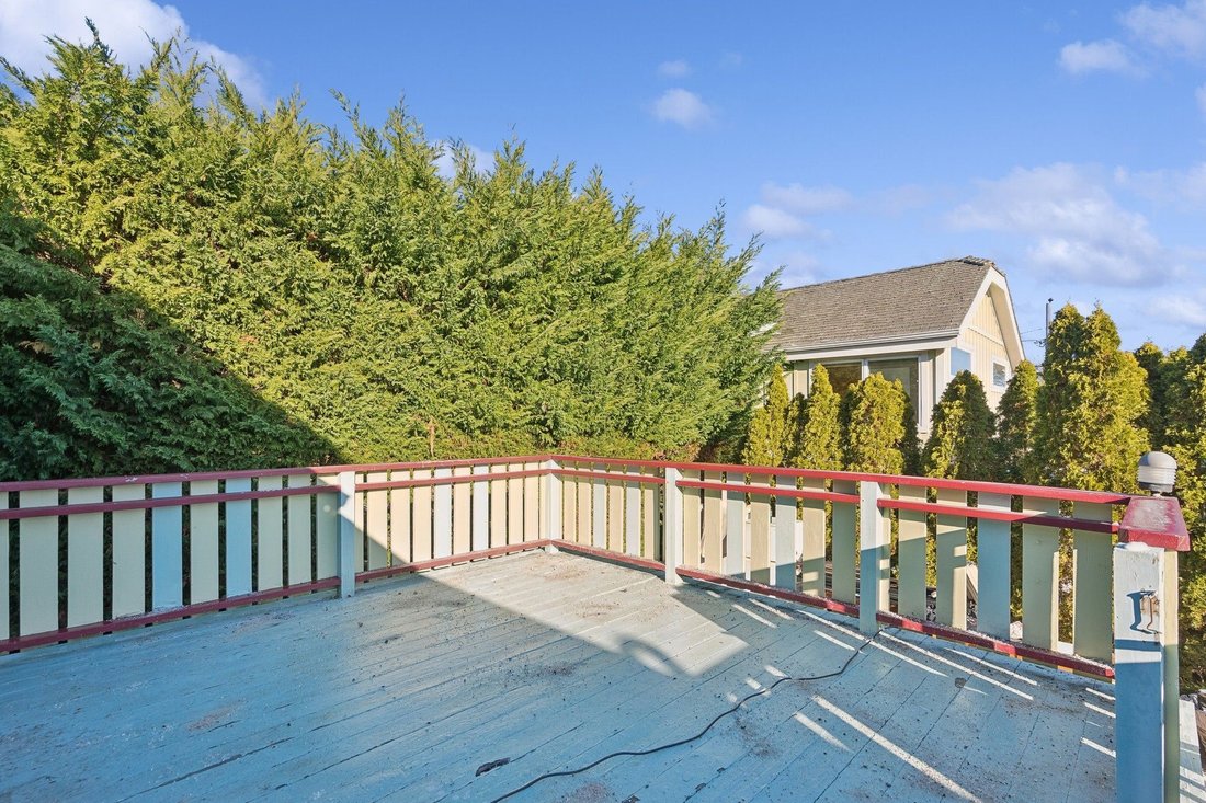 Hampton Bays, New York, United States 4 - 16758418