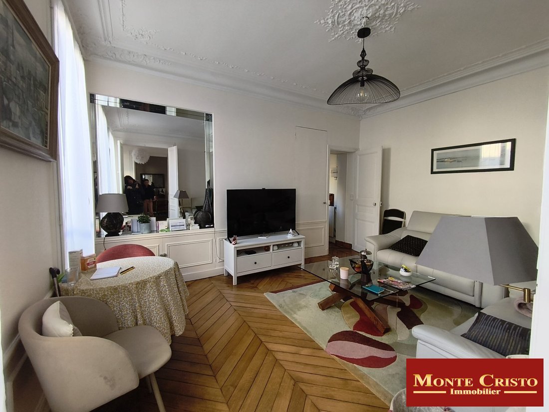 Apartment in Domaine National du Château, Versailles, France 2 - 16713981