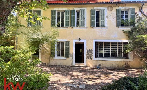 Castle for Sale in Istres, Provence-Alpes-Côte d'Azur, France