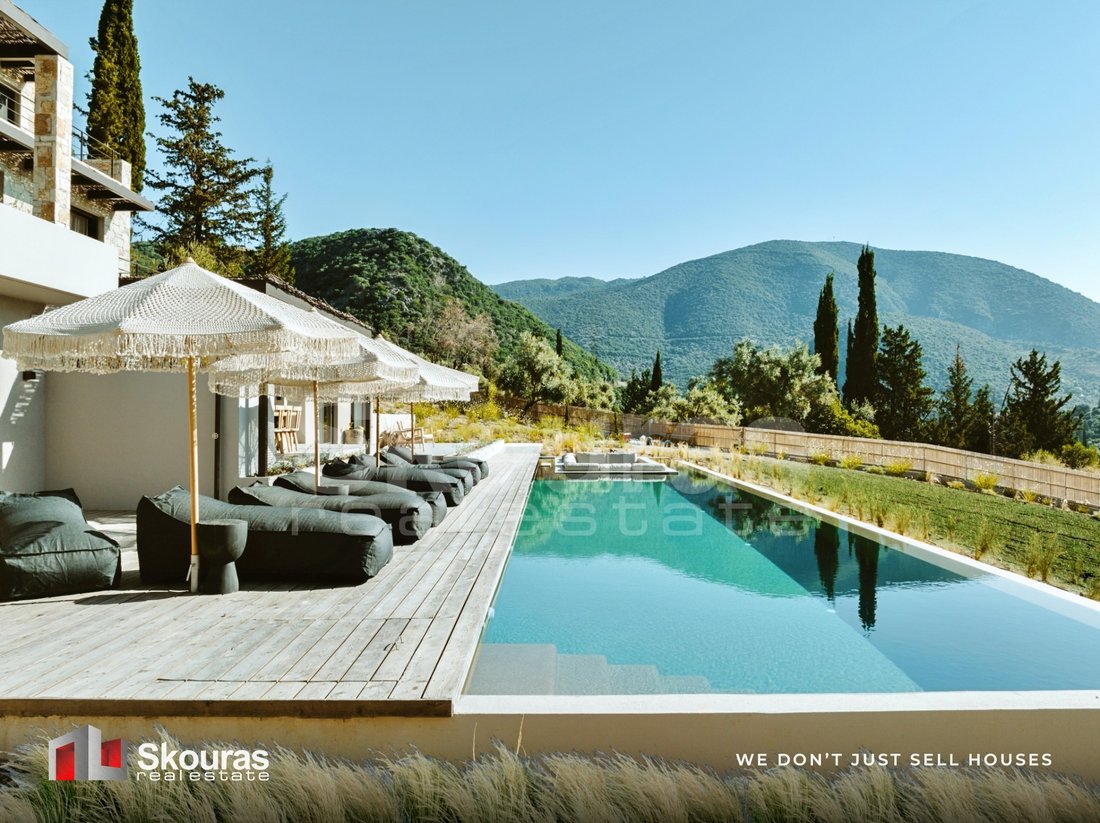 Villa in Neoxoriou, Ellomenos, Greece 1 - 16727611