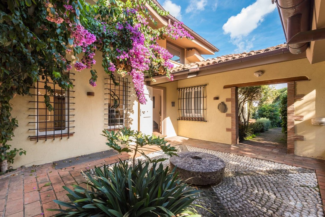 Villa in Caranna-Vaiana, Forte dei Marmi, Tuscany 2 - 16762871