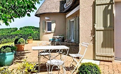 Castle for Sale in Feurs, Auvergne-Rhône-Alpes, France - 4