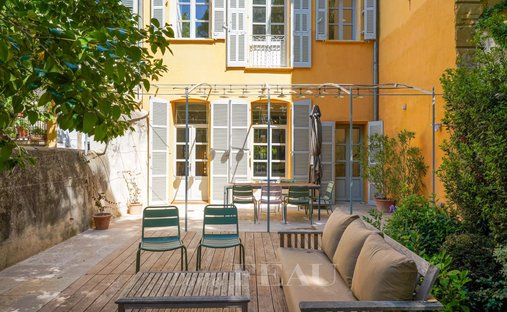 Estate in Comtale-Cente-Cours Mirabeau, Aix-en-Provence, France 1