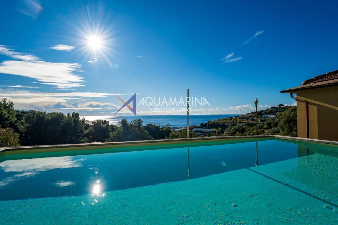 Villa in Cipressa, Liguria, Italy 2 - 16757520