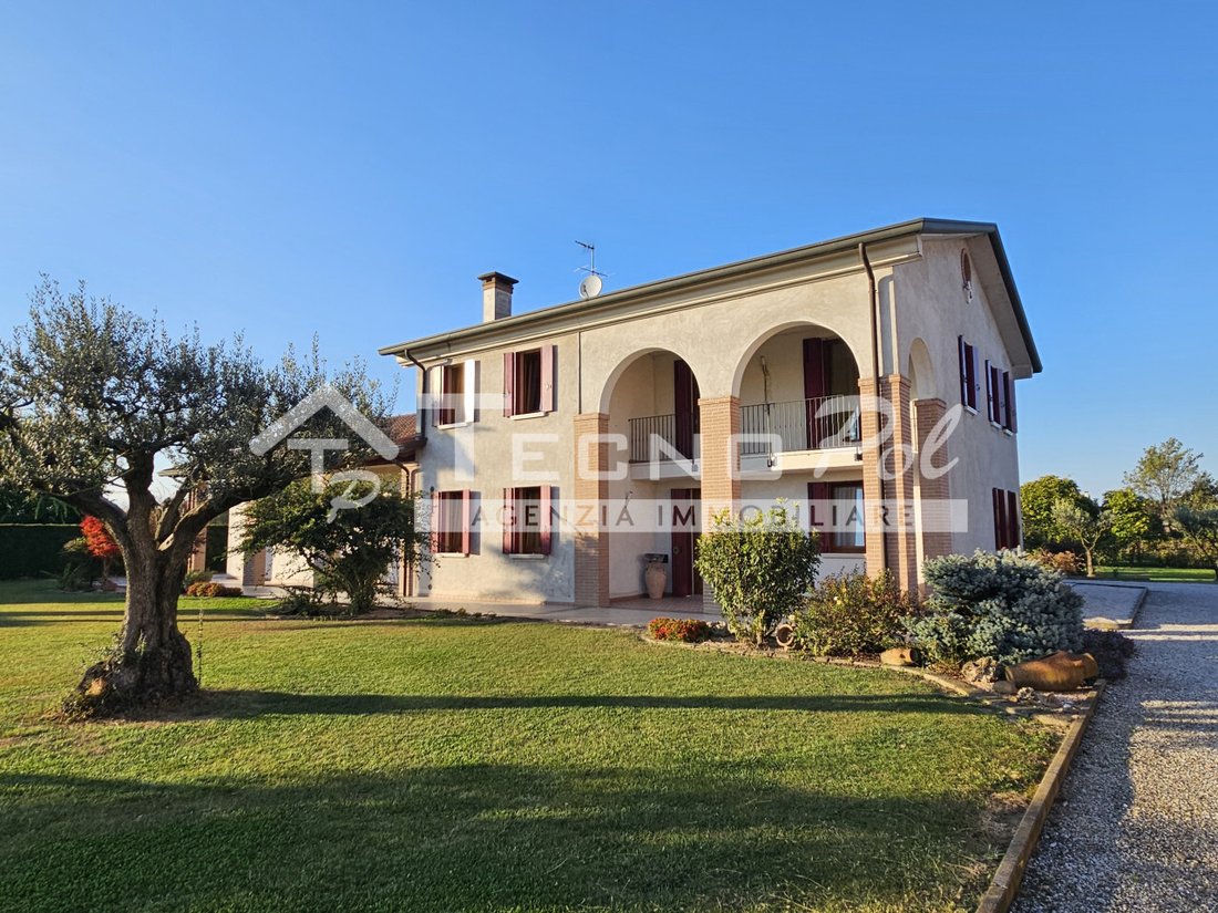 Villa in Campodarsego, Veneto, Italy 3 - 16762962