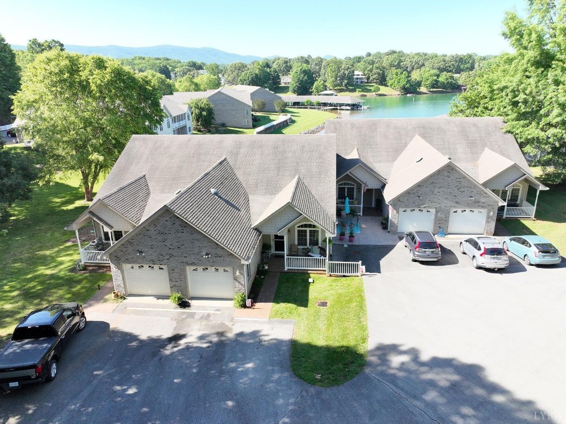Townhouse in Huddleston, Virginia, United States 1 - 15068212