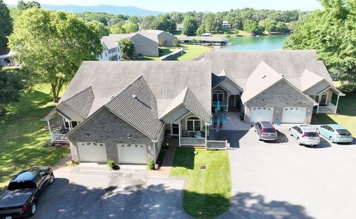 Townhouse in Huddleston, Virginia, United States 1