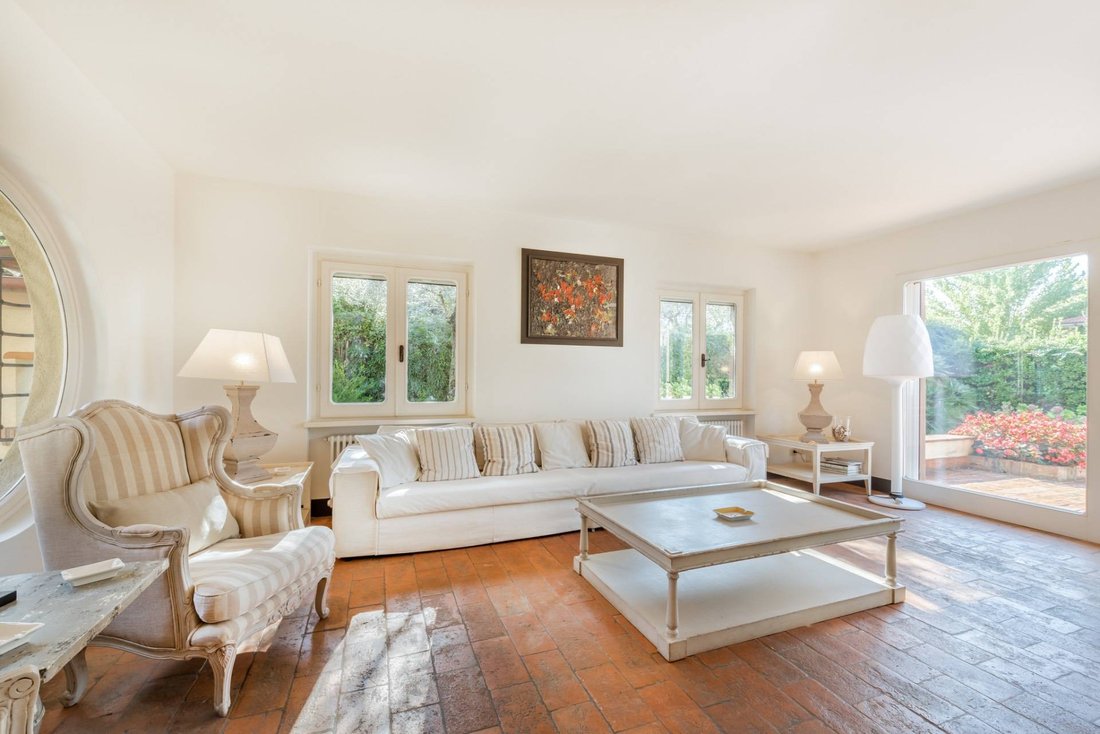 Villa in Caranna-Vaiana, Forte dei Marmi, Tuscany 4 - 16762871