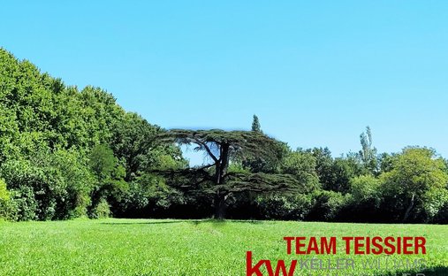 Castle for Sale in Istres, Provence-Alpes-Côte d'Azur, France