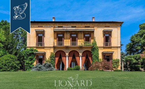 Villa in Eupilio, Lombardy, Italy 1
