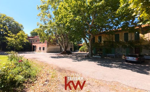 Castle for Sale in Istres, Provence-Alpes-Côte d'Azur, France