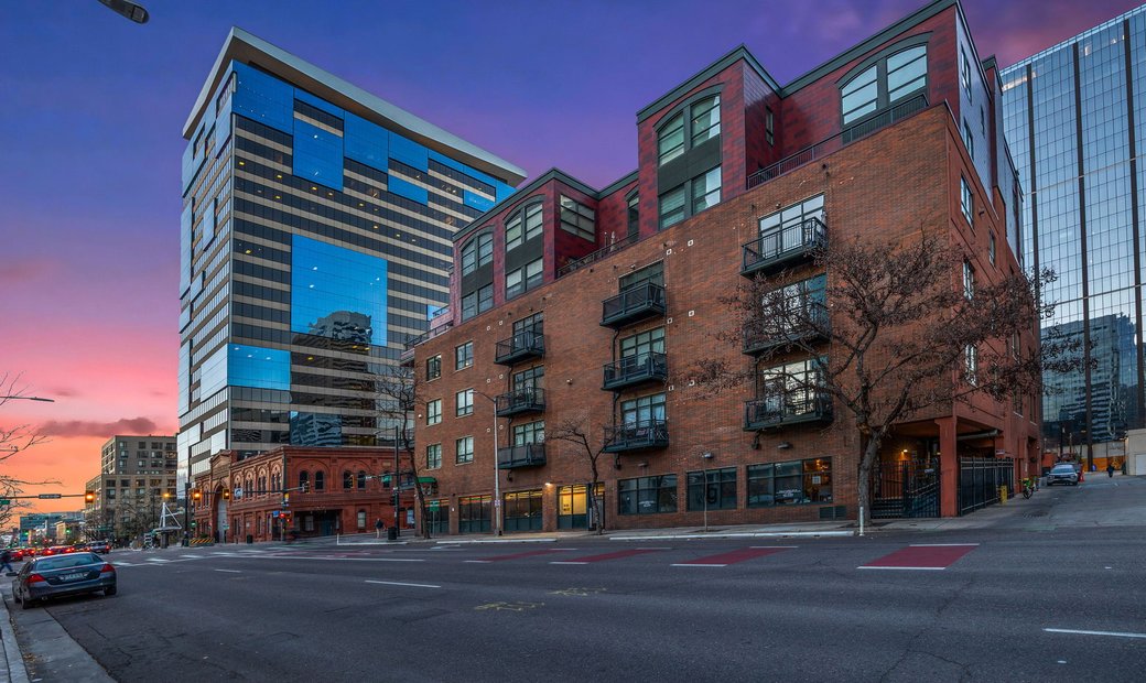 Photo inspiration: Picture Idea: Rare Penthouse Level Home Offering Uncommon En Denver Colorado