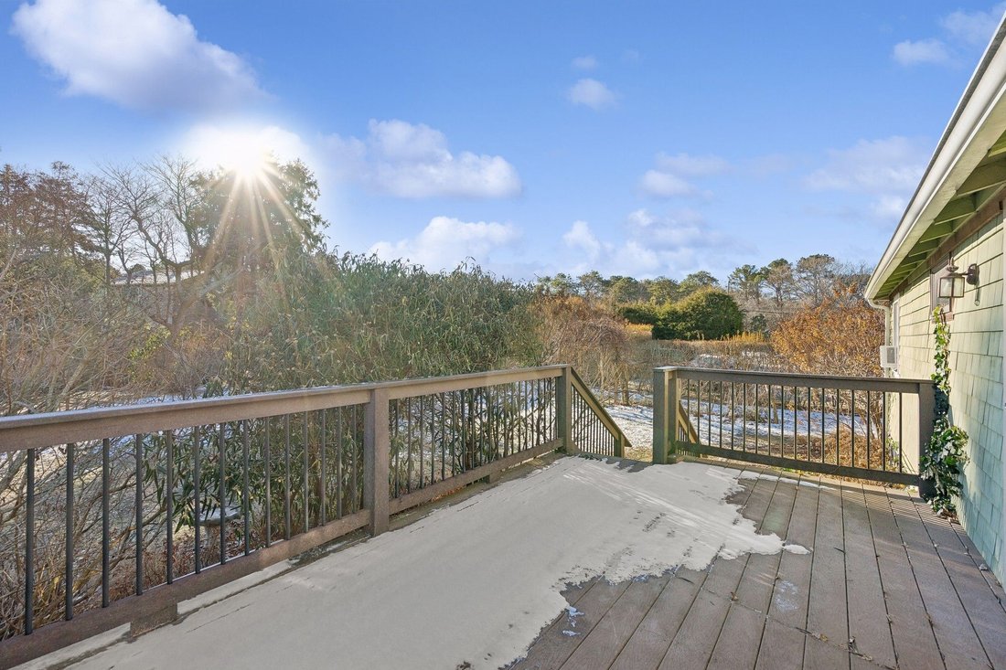 Hampton Bays, New York, United States 3 - 16758418