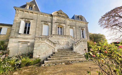 House in Saint-Vincent-de-Pertignas, Nouvelle-Aquitaine, France 1
