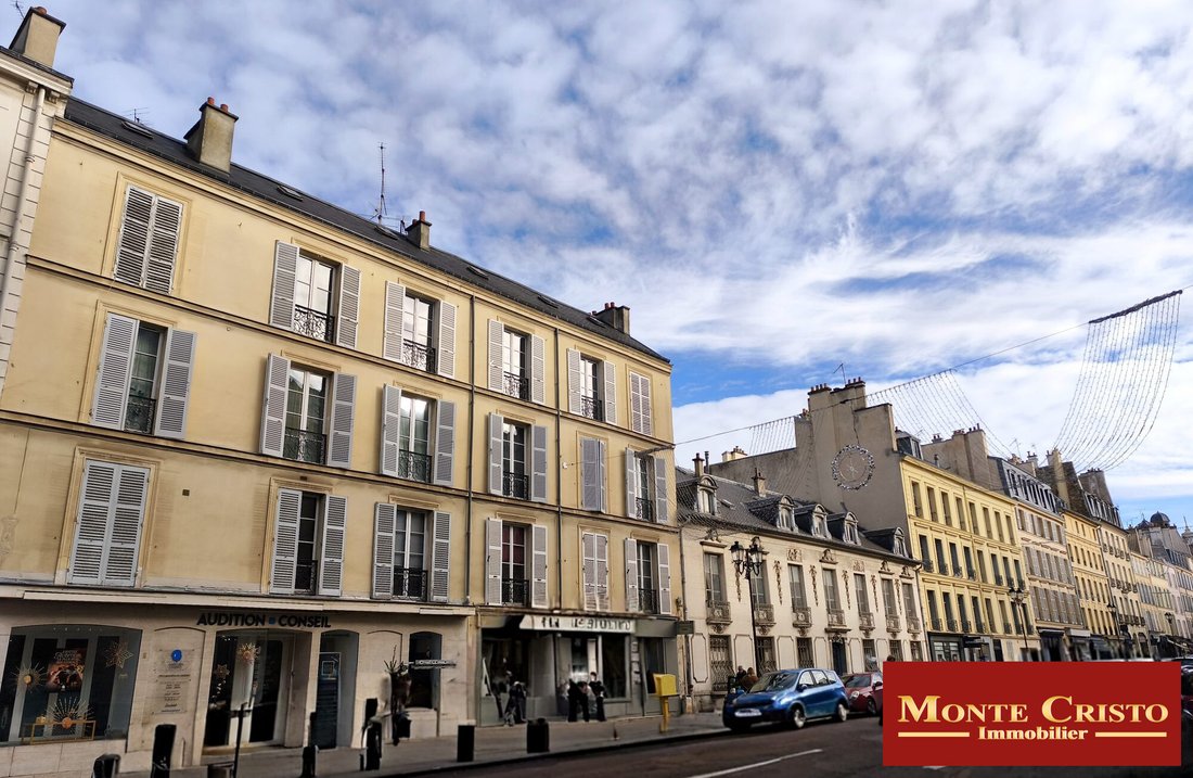 Apartment in Domaine National du Château, Versailles, France 1 - 16713981