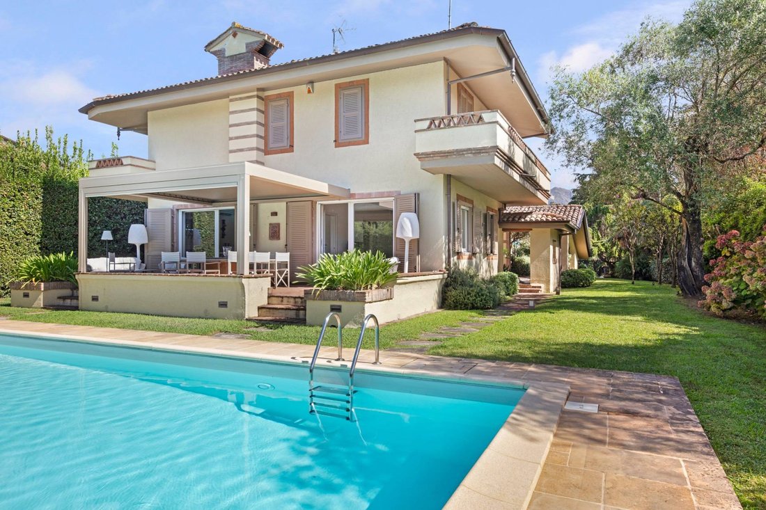 Villa in Caranna-Vaiana, Forte dei Marmi, Tuscany 3 - 16762871