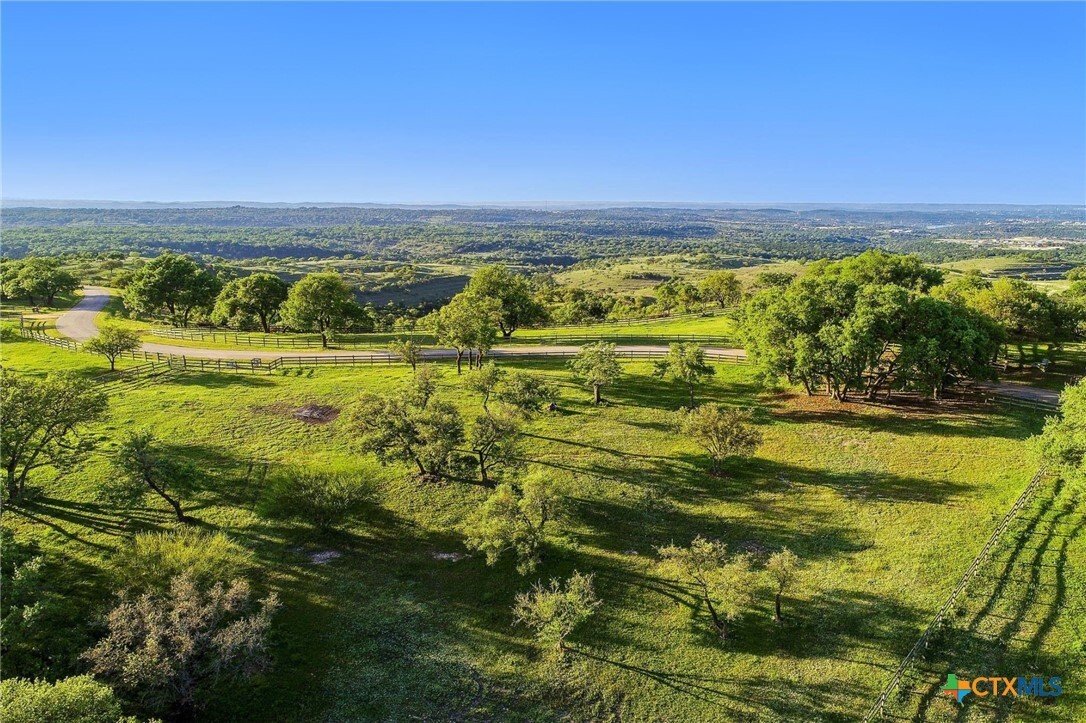 Farm Ranch in Spicewood, Texas, United States 2 - 16754328