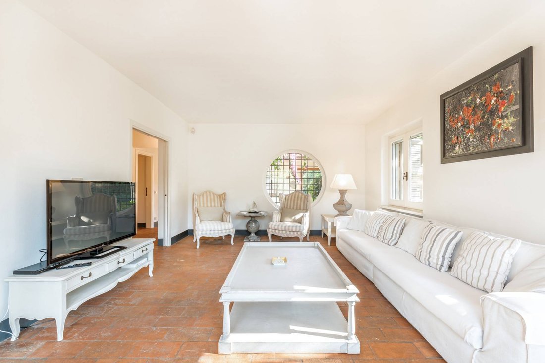 Villa in Caranna-Vaiana, Forte dei Marmi, Tuscany 5 - 16762871