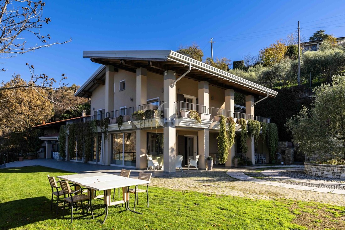 Villa in Monticelli Brusati, Lombardy, Italy 5 - 16759912