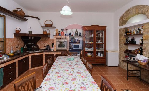 Castle for Sale in Piazza Armerina, Sicily, Italy