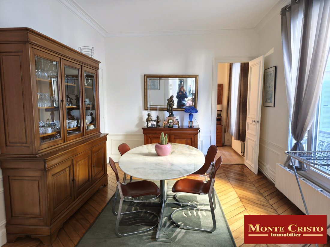 Apartment in Domaine National du Château, Versailles, France 3 - 16713981