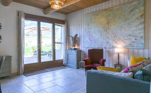 Luberon, Provence Magnificent 17th Century Castle With Agricultural Outbuildings And 84 Ha Of Wood