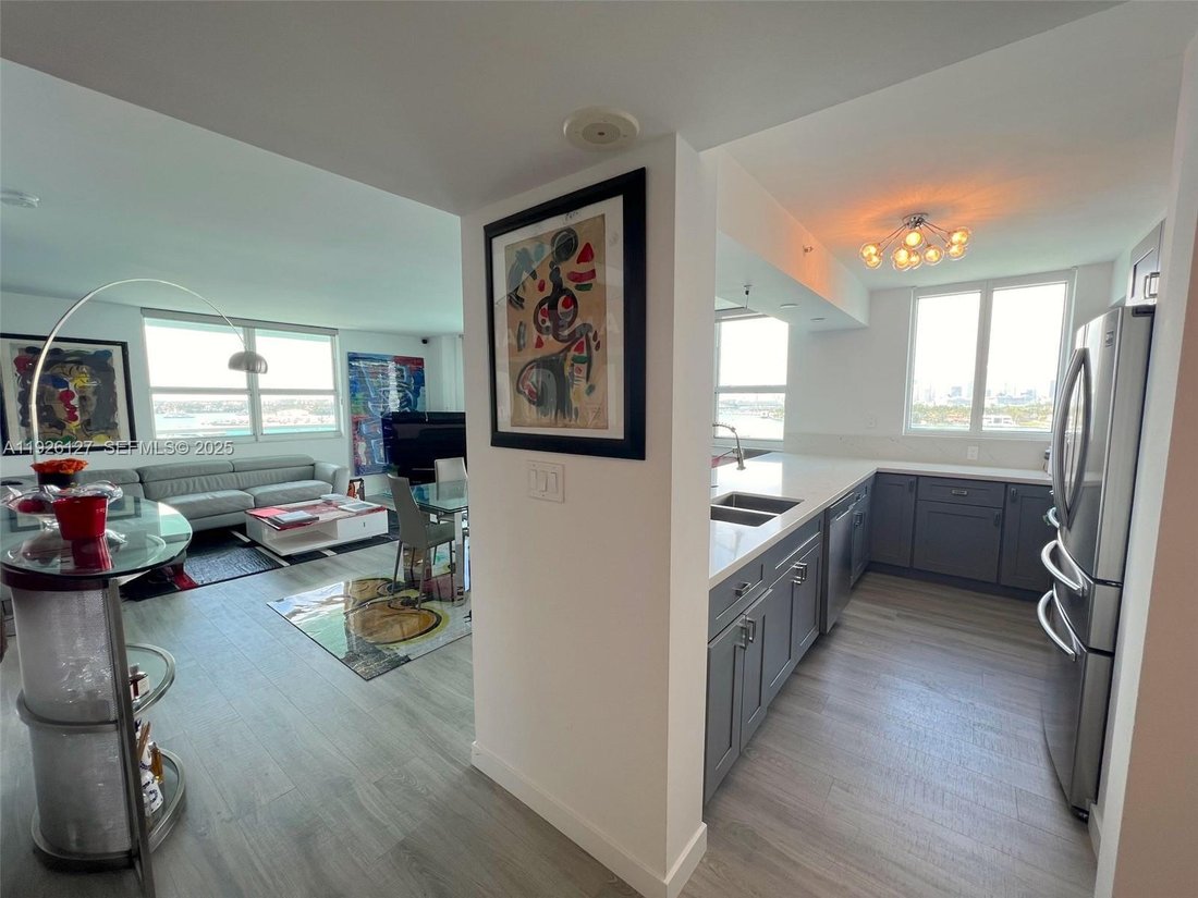 Condo in Miami Beach, Florida, United States 5 - 16758652