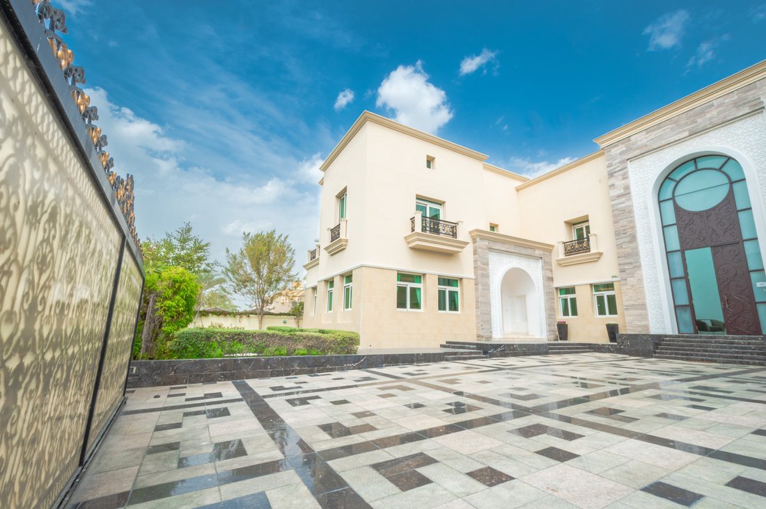 Villa in Emirates Hills, Dubai, United Arab Emirates 3 - 16761646