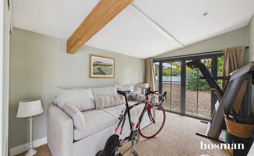 Propriété D'exception Avec 2 Maisons Indépendantes, Piscine Et Jardin Paysager