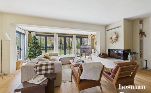 Propriété D'exception Avec 2 Maisons Indépendantes, Piscine Et Jardin Paysager