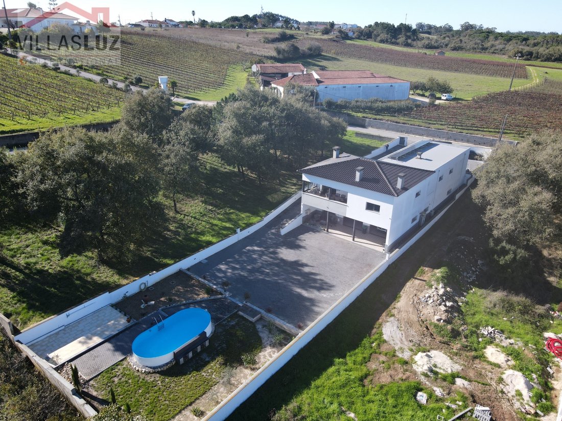 House in Parceiros e Azoia, Leiria District, Portugal 1 - 16765821