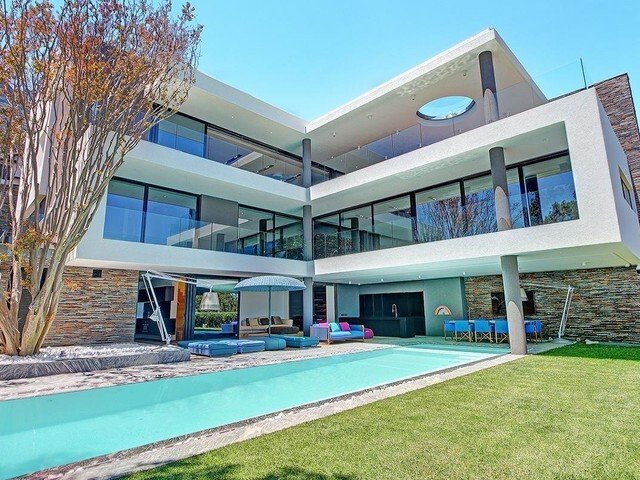 House in Bakoven, Cape Town, South Africa 1 - 16765888