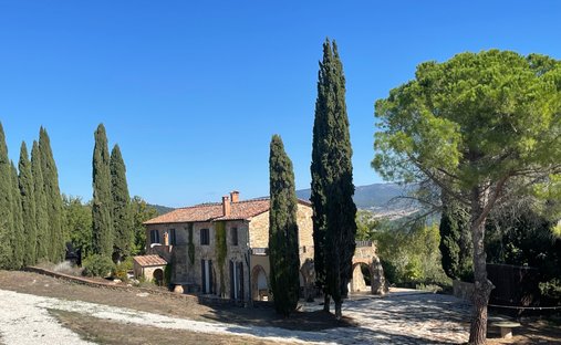Country House in Frassine, Tuscany, Italy 1