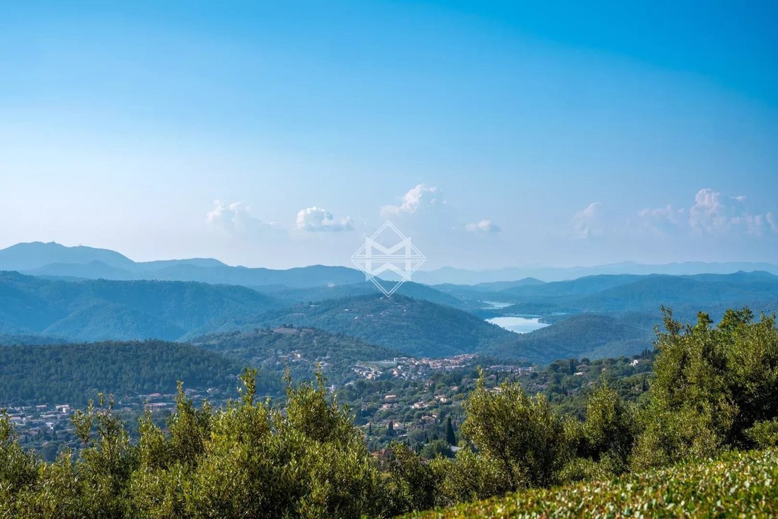 Villa in Spéracèdes, Provence-Alpes-Côte d'Azur, France 1 - 16766347