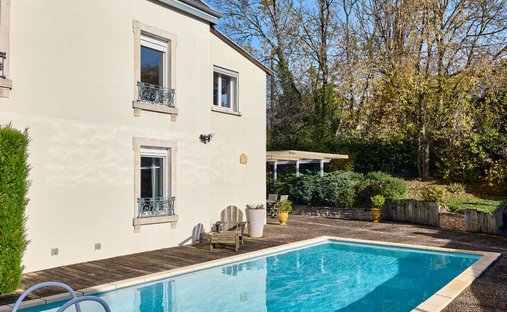 Castle for Sale in Vesoul, Bourgogne-Franche-Comté, France