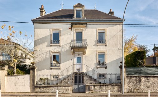 Castle for Sale in Vesoul, Bourgogne-Franche-Comté, France
