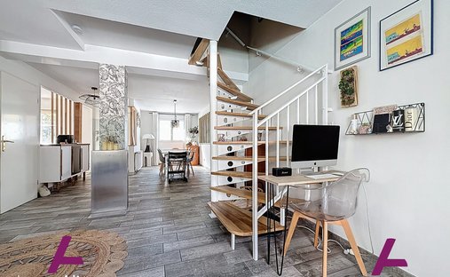 Castle for Sale in Villenave-d'Ornon, Nouvelle-Aquitaine, France