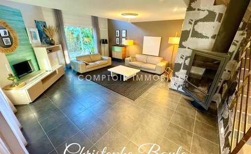 Castle for Sale in Villeneuve-lès-Maguelone, Occitanie, France