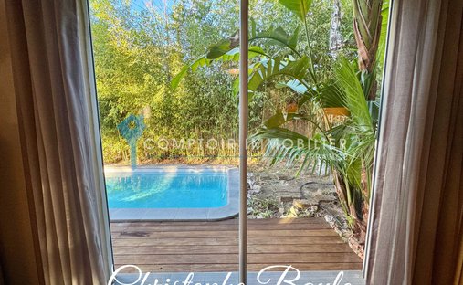 Castle for Sale in Villeneuve-lès-Maguelone, Occitanie, France