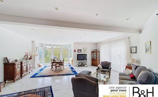 Villa in Wolfisheim, Grand Est, France 1