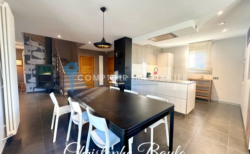 Castle for Sale in Villeneuve-lès-Maguelone, Occitanie, France