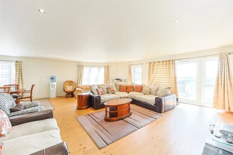 Apartment in Colindale, Barnet, England 2 - 16767961