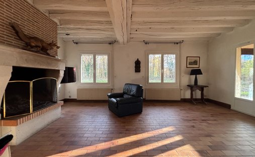 House in Yvoy-le-Marron, Centre-Val de Loire, France 1