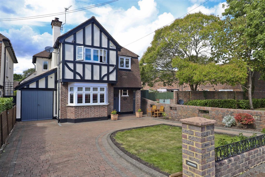 Casa a Ruislip, Inghilterra, Regno Unito 1 - 16767853