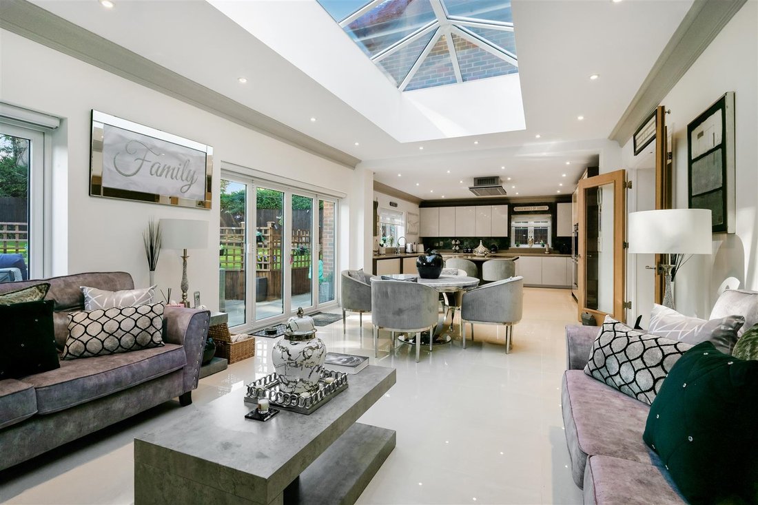 House in Epsom Downs, Reigate and Banstead, England 2 - 16767868