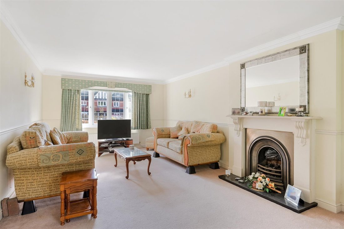 House in Epsom, England, United Kingdom 3 - 16767809