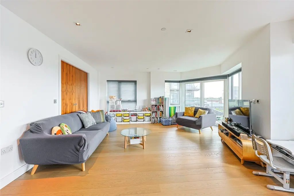Apartment in Ealing (London Borough of Ealing), Ealing, England 2 - 16767933