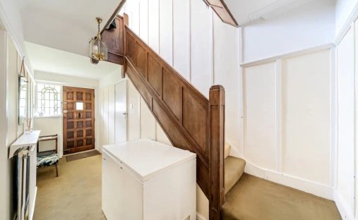 House in Ealing (London Borough of Ealing), Ealing, England 1