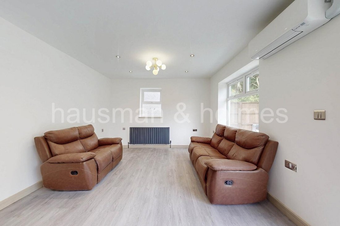 House in Hendon, Barnet, England 1 - 16767805