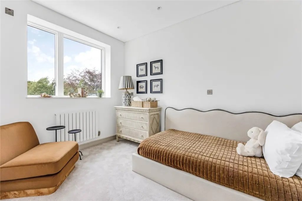 House in Holly Village, Haringey, England 5 - 16768038